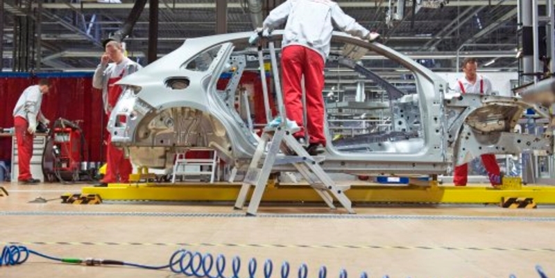 Manufacturing output picks up pace